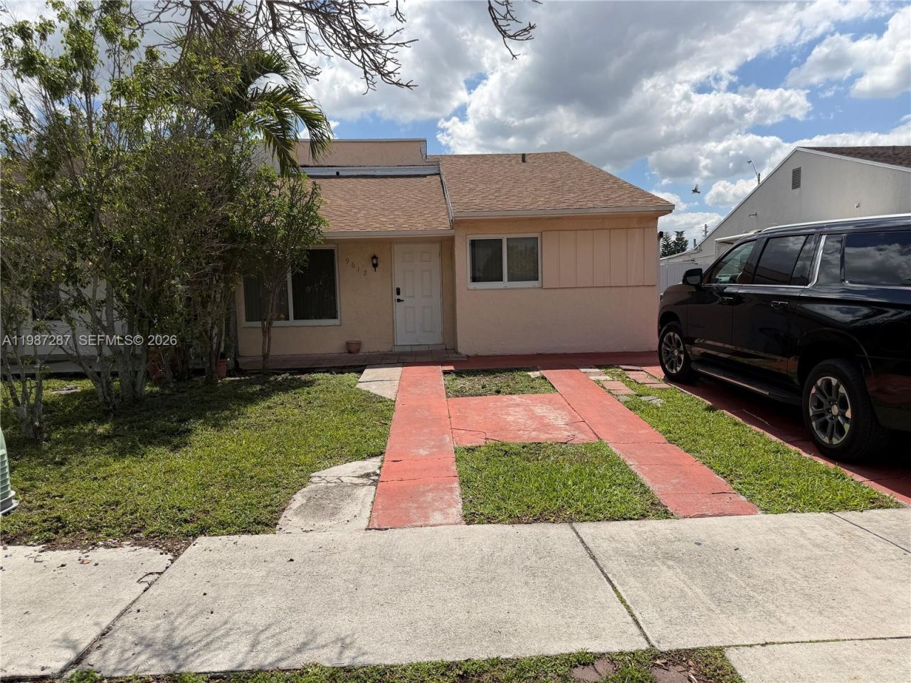 9612 Grand Canal Dr , Miami, FL 33174 Photo