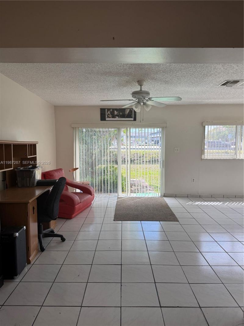 9612 Grand Canal Dr , Miami, FL 33174 Photo