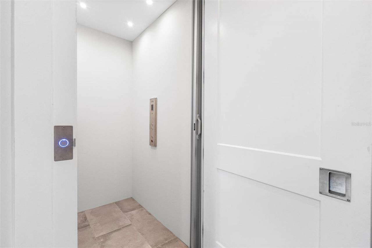 124 Forest Hills Drive, Redington Shores, FL 33708 Photo