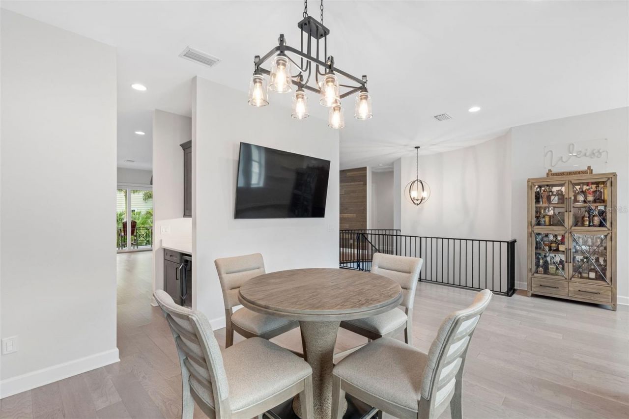 124 Forest Hills Drive, Redington Shores, FL 33708 Photo