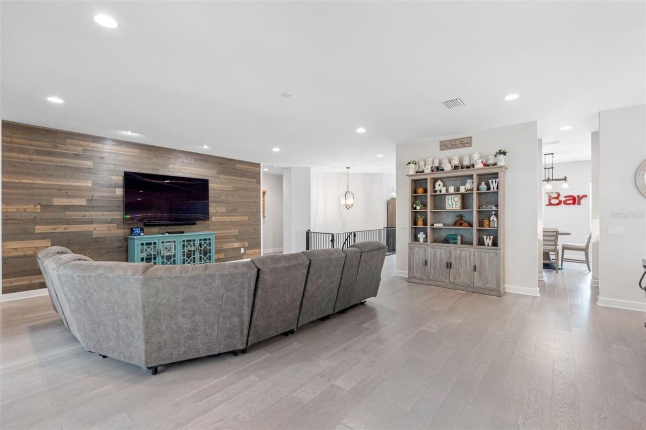 124 Forest Hills Drive, Redington Shores, FL 33708 Photo