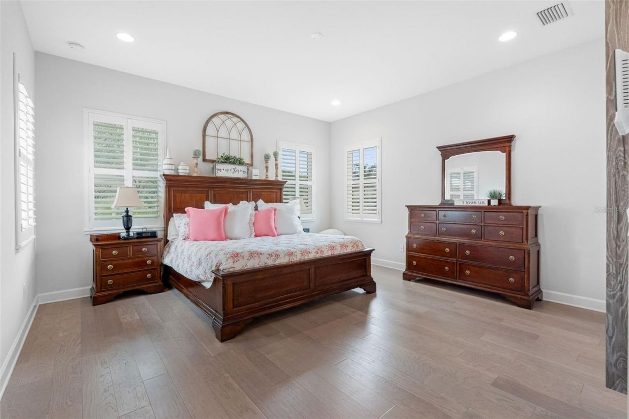 124 Forest Hills Drive, Redington Shores, FL 33708 Photo