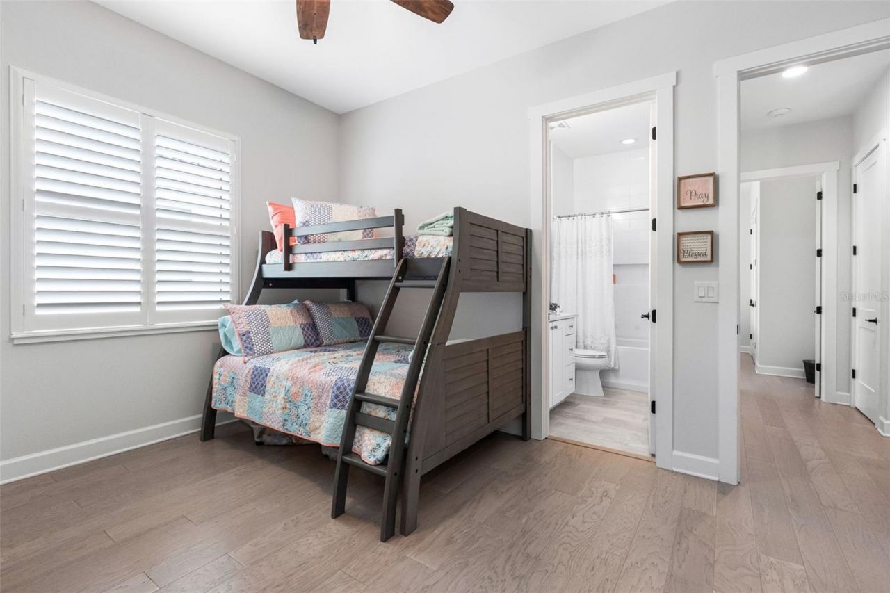 124 Forest Hills Drive, Redington Shores, FL 33708 Photo