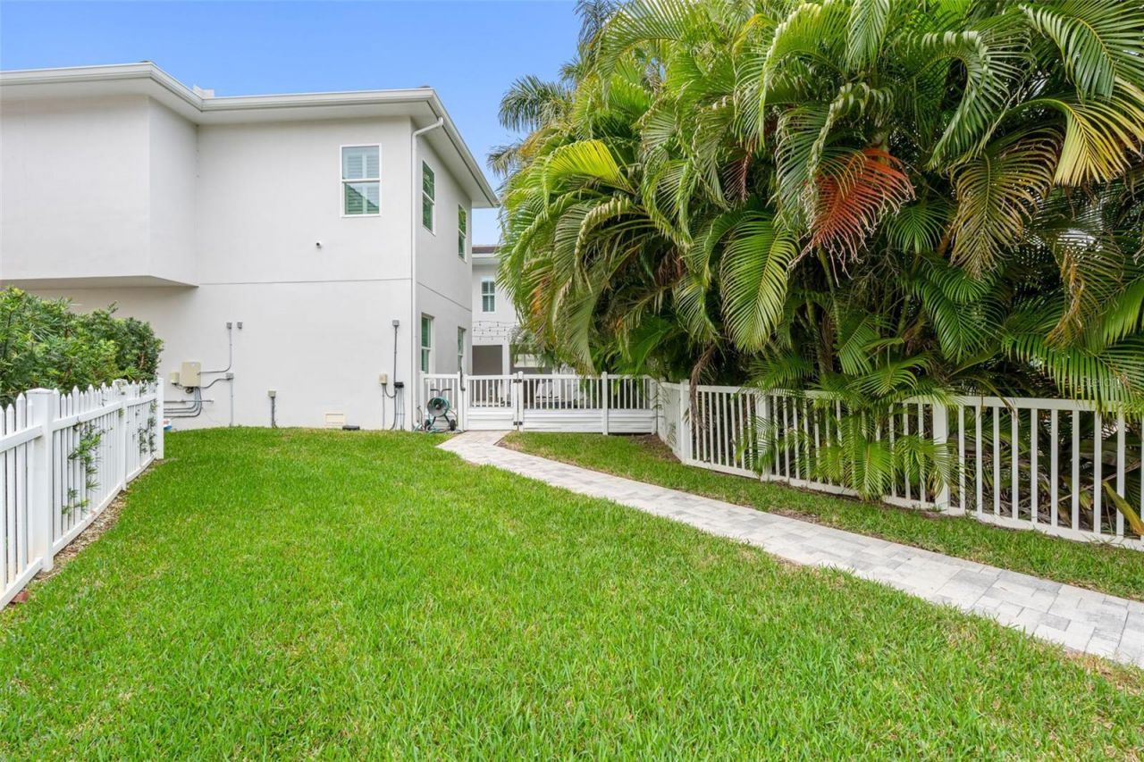 124 Forest Hills Drive, Redington Shores, FL 33708 Photo