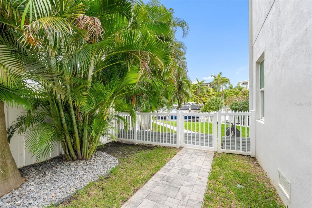 124 Forest Hills Drive, Redington Shores, FL 33708 Photo