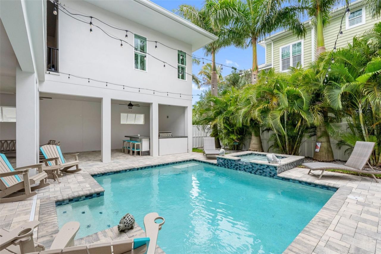 124 Forest Hills Drive, Redington Shores, FL 33708 Photo