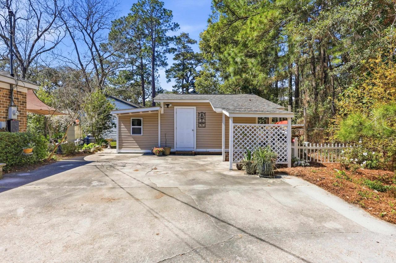 418 Sasanqua Dr. Photo 28