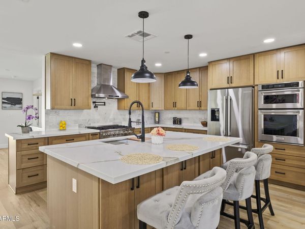 8632 E HIGHLAND Avenue, Scottsdale, AZ 85251