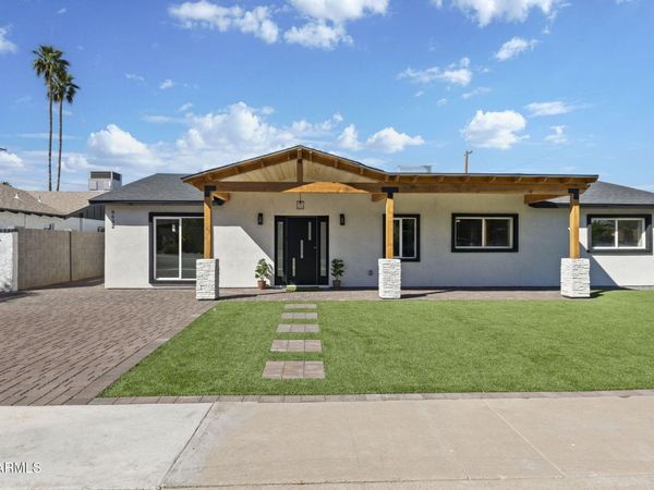 8632 E HIGHLAND Avenue, Scottsdale, AZ 85251