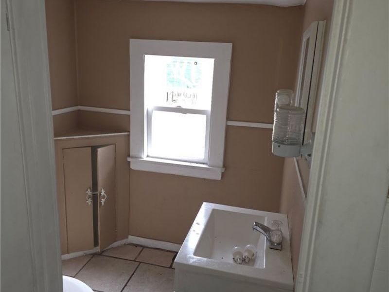 14812 Westropp Avenue , Cleveland, OH 44110 Photo 8