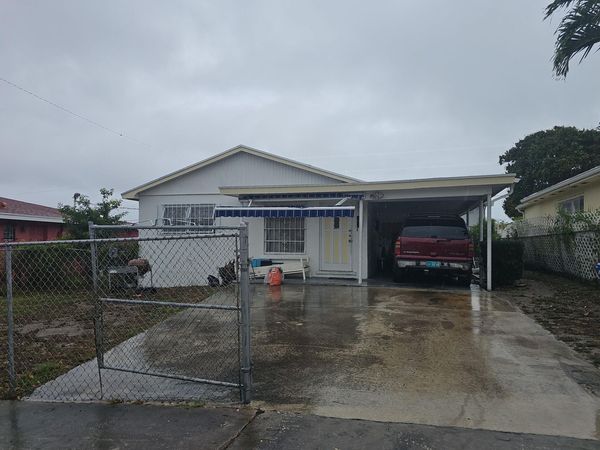 928 W 6th Street, Riviera Beach, FL 33404