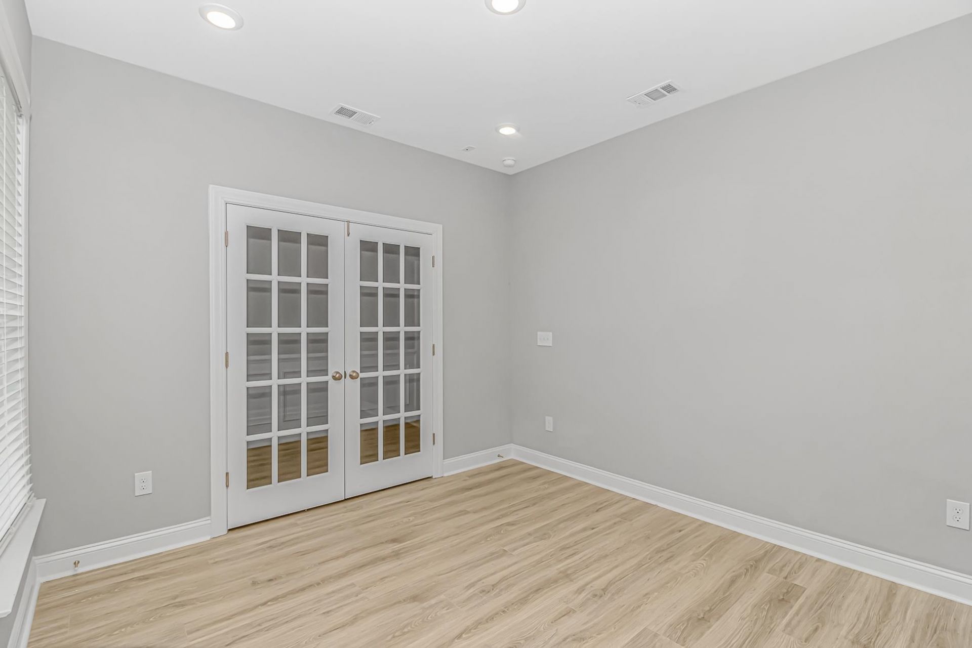 1180 Safe Haven Dr. Photo 8