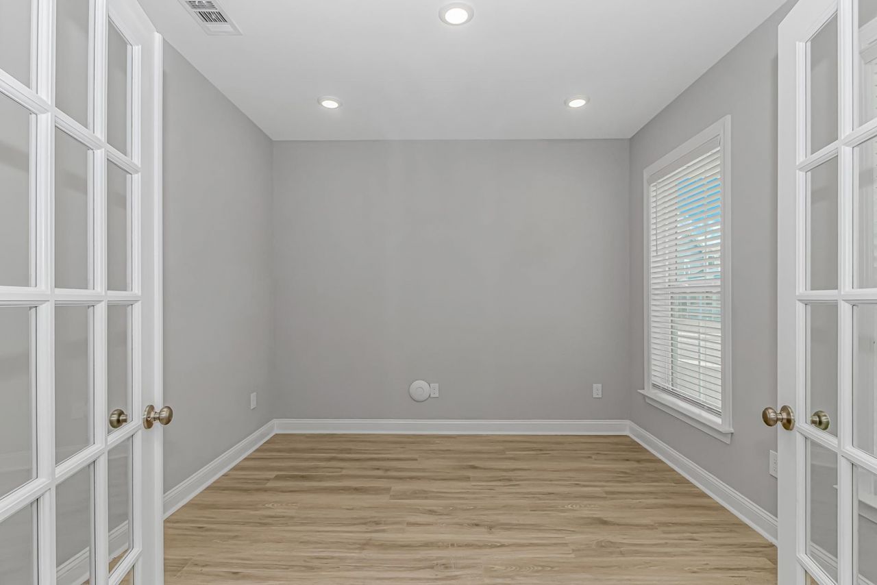 1180 Safe Haven Dr. Photo 8