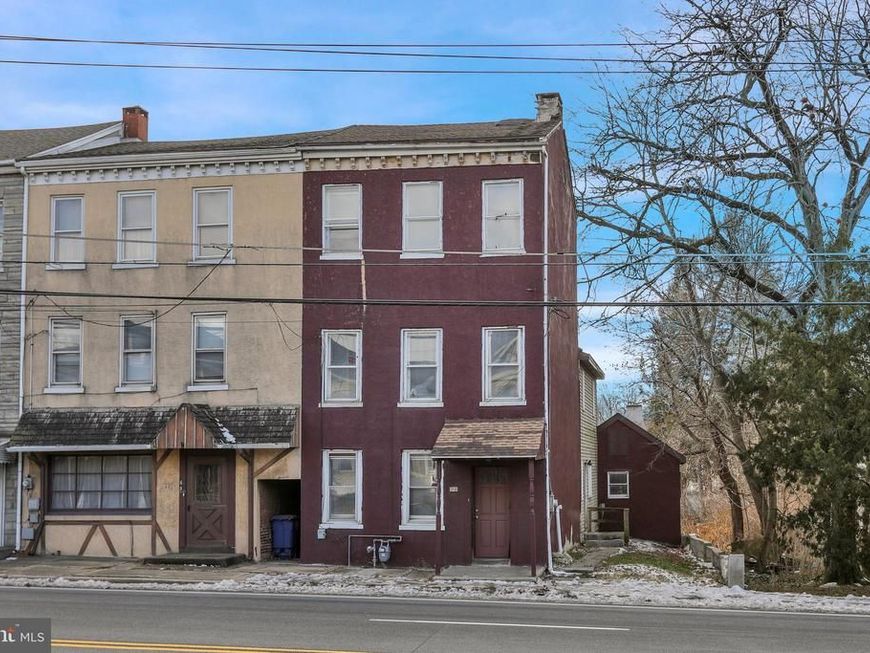 70 N Centre Avenue, Leesport, PA 19533 Main Photo