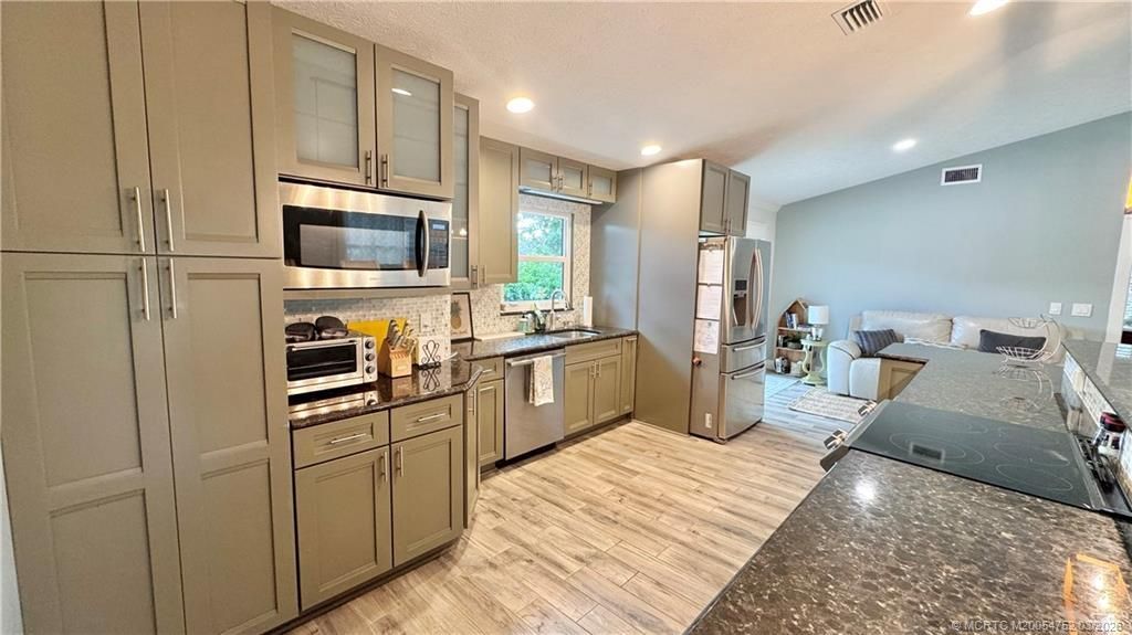 323 SW Ridge Lane, Stuart, FL 34994 Photo