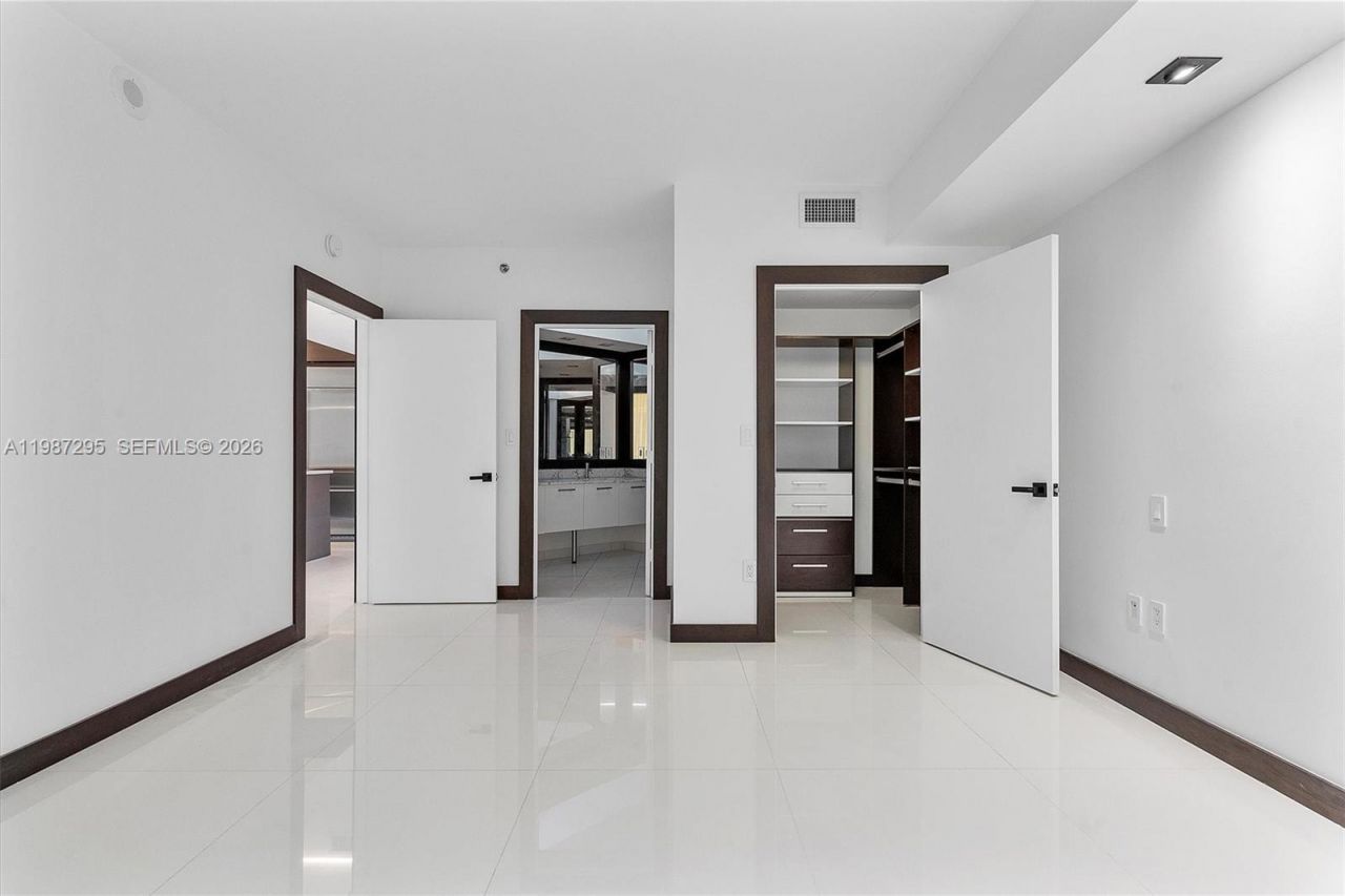 55 SE 6th St, Unit 1607, Miami, FL 33131 Photo