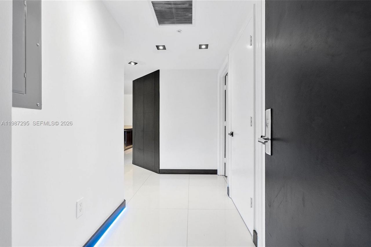 55 SE 6th St, Unit 1607, Miami, FL 33131 Photo