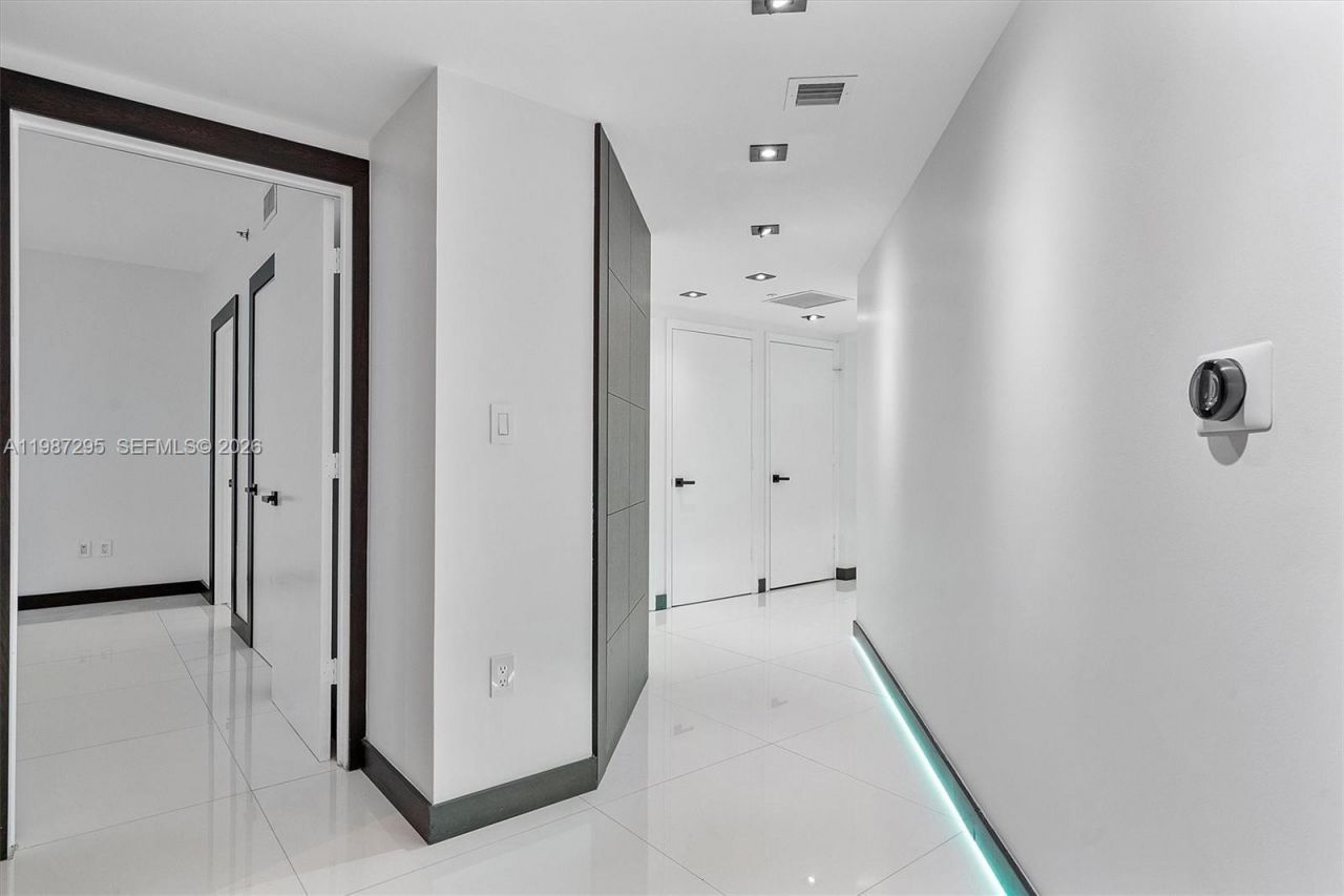 55 SE 6th St, Unit 1607, Miami, FL 33131 Photo