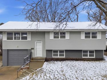 2916 S 137th Street, Omaha, NE 68144