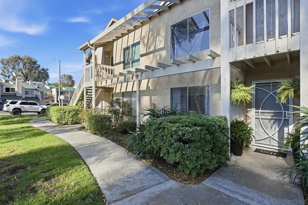 230 Diamond Way, Unit 147, Vista, CA 92083 Main Photo