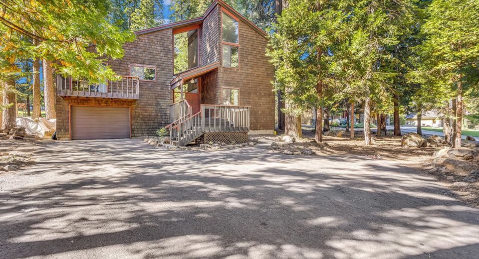 314 Lake Almanor West Drive, Lake Almanor, CA 96020 Photo