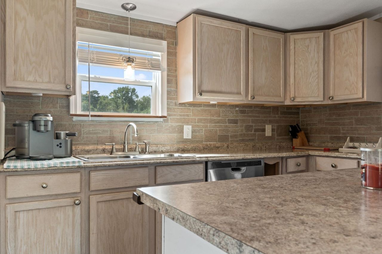 1357 Tarton Dr. Photo 11