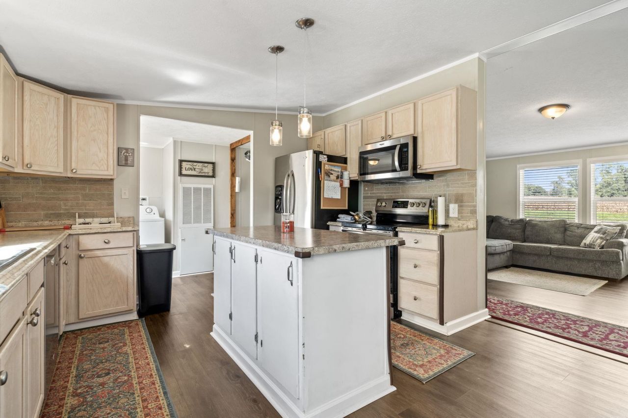 1357 Tarton Dr. Photo 8