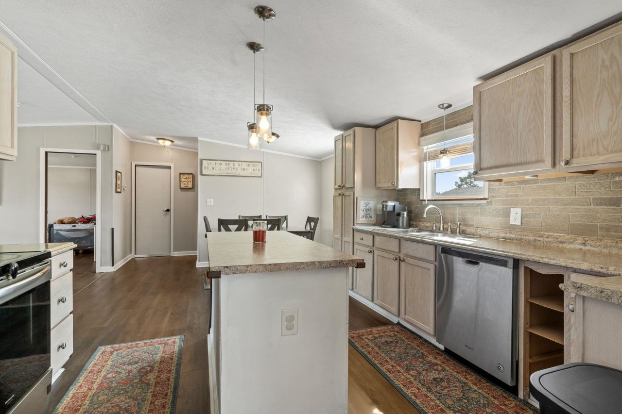 1357 Tarton Dr. Photo 9