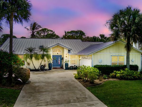 8789 SE Woodwind Street, Hobe Sound, FL 33455