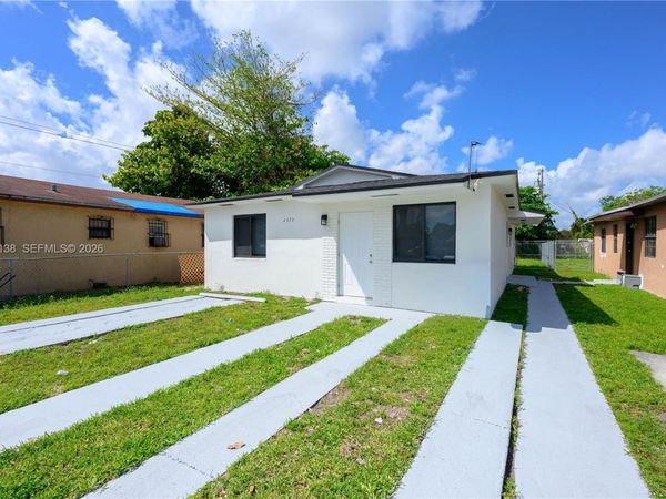 2373 NW 61st St , Miami, FL 33142