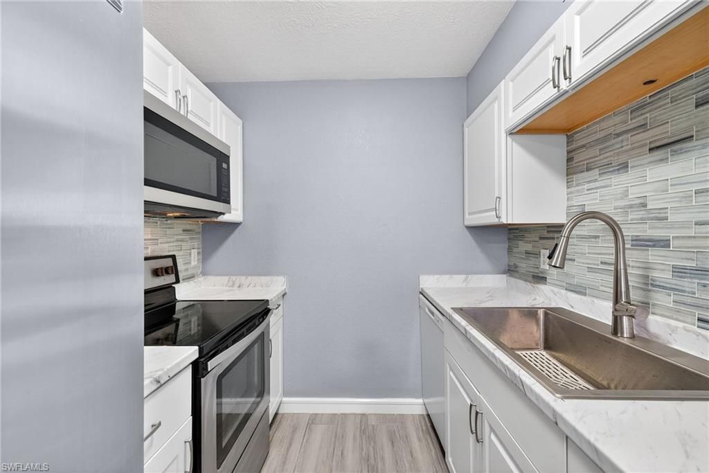 4617 Bayshore Dr, Unit H4, Naples, FL 34112 Photo