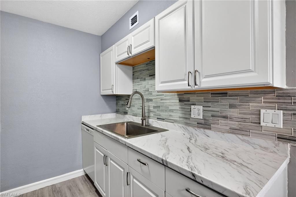 4617 Bayshore Dr, Unit H4, Naples, FL 34112 Photo