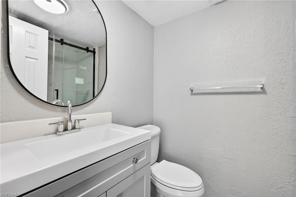 4617 Bayshore Dr, Unit H4, Naples, FL 34112 Photo