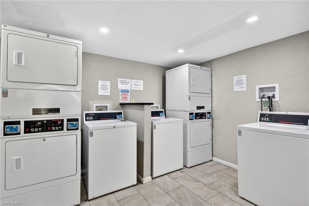 4617 Bayshore Dr, Unit H4, Naples, FL 34112 Photo