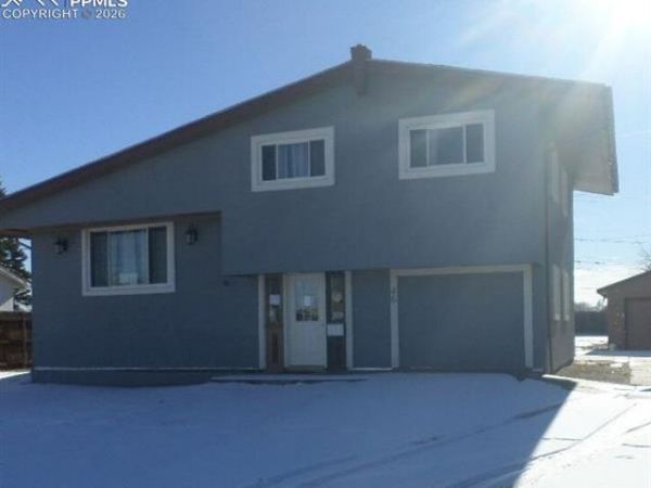 46 Radcliff Lane, Pueblo, CO 81005