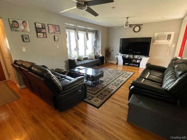 54 Camden Place , New Hyde Park, NY 11040