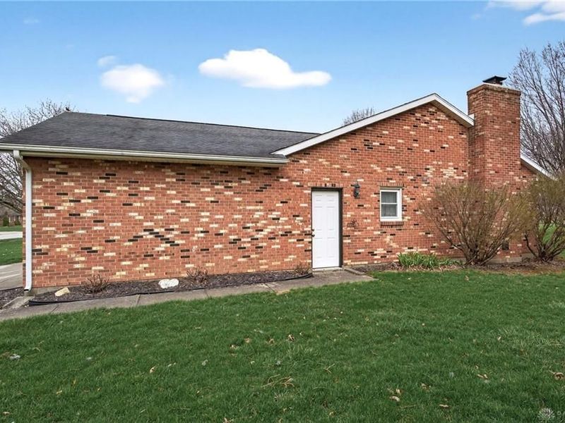 2255 Monterey Drive, Xenia, OH 45385 Photo 3