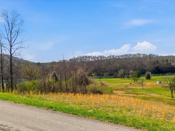 281 Blackburn Lane, Lenoir City, TN 37771