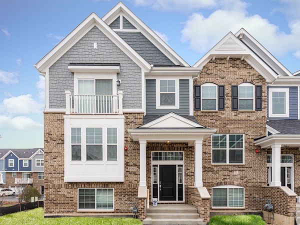 1985 Kingsley Circle , Northbrook, IL 60062