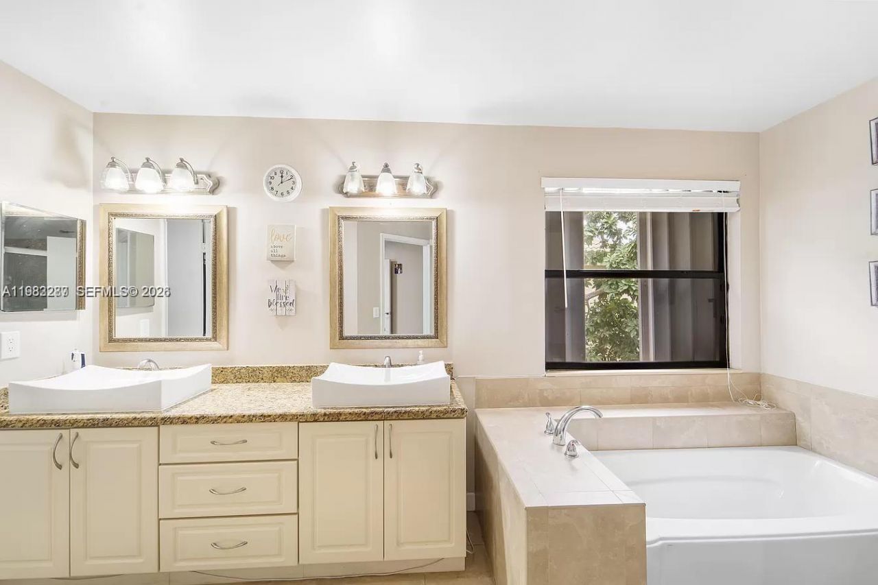 1431 SW 87th Way, Pembroke Pines, FL 33025 Photo