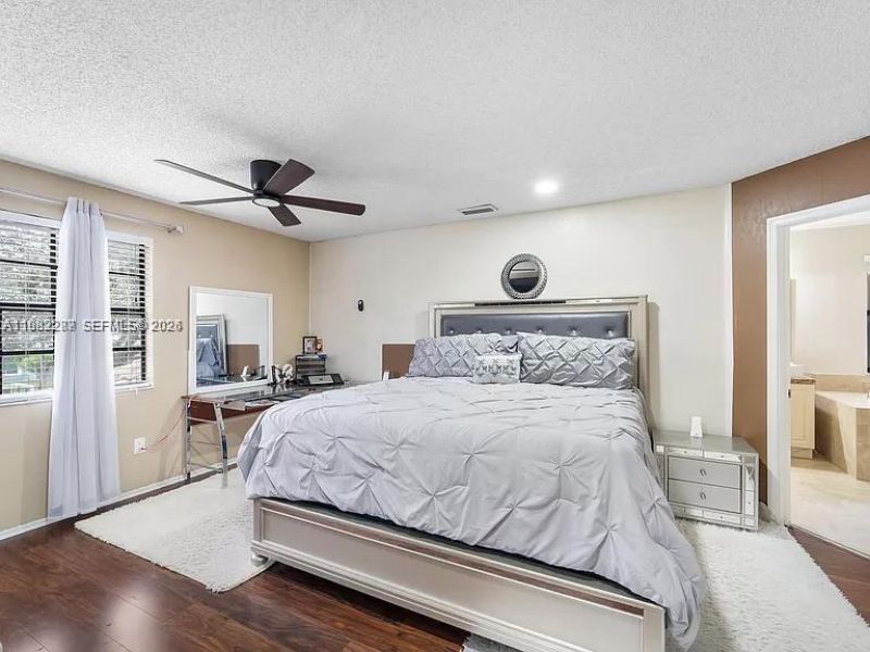 1431 SW 87th Way, Pembroke Pines, FL 33025 Photo
