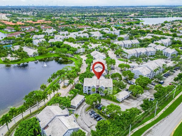 11185 SW 6th St , Unit 301, Pembroke Pines, FL 33025