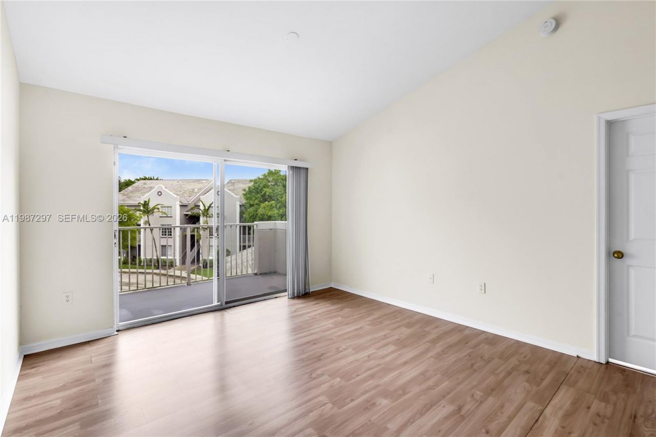 11185 SW 6th St , Unit 301, Pembroke Pines, FL 33025 Photo