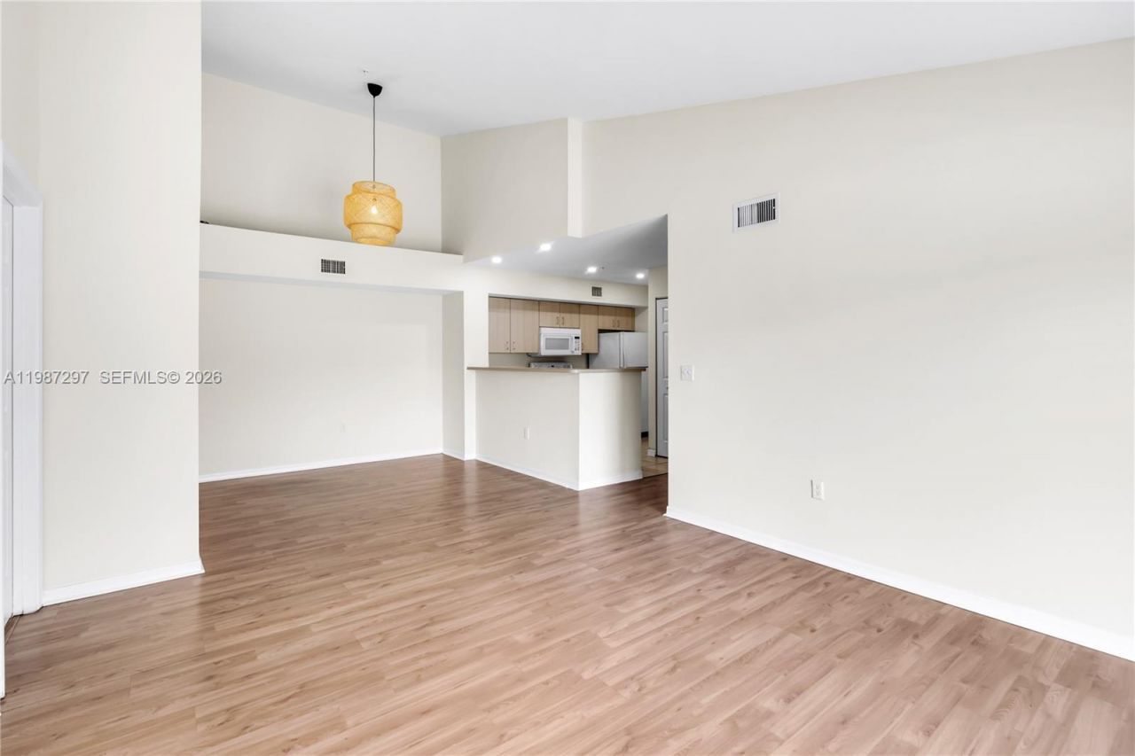 11185 SW 6th St , Unit 301, Pembroke Pines, FL 33025 Photo