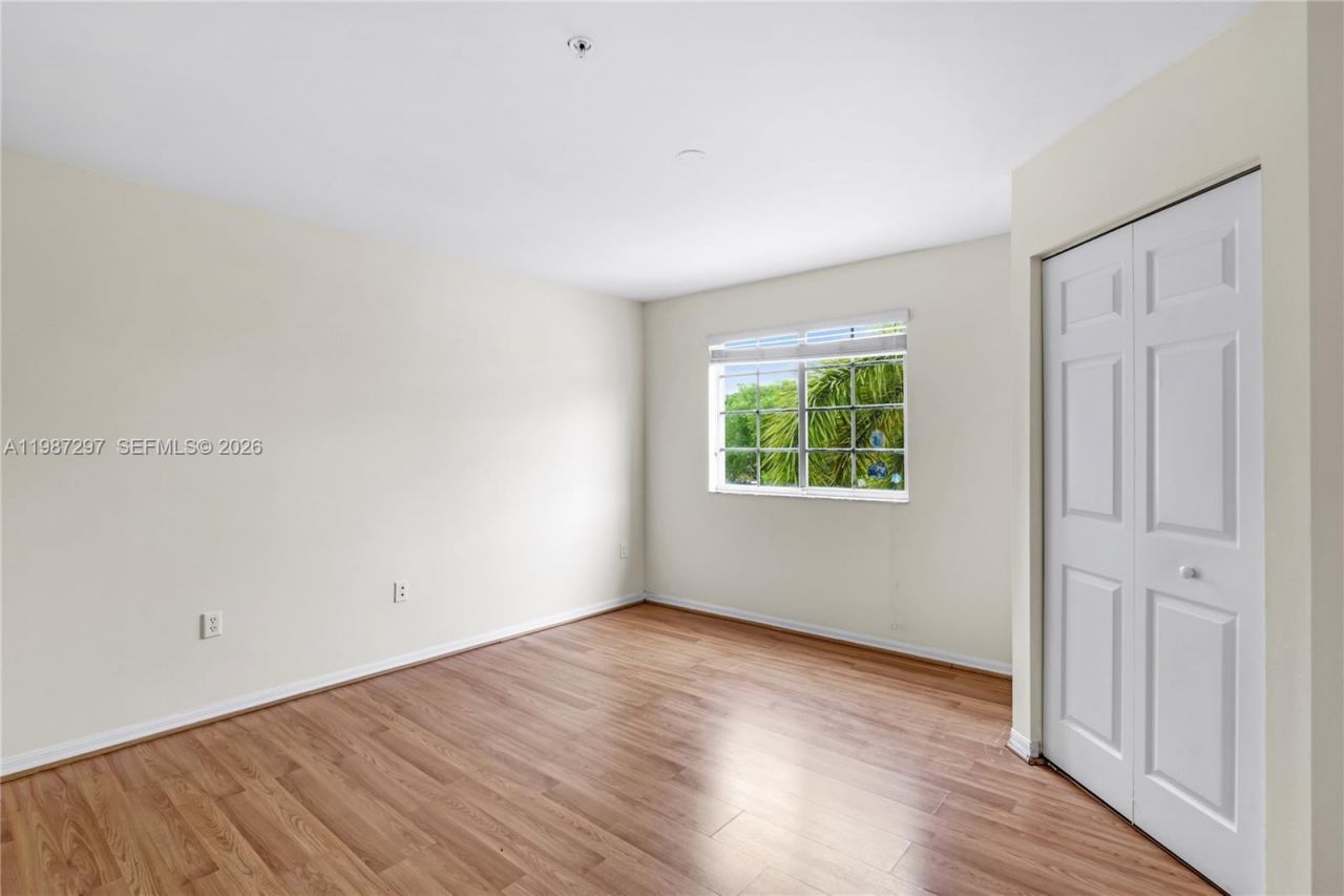 11185 SW 6th St , Unit 301, Pembroke Pines, FL 33025 Photo