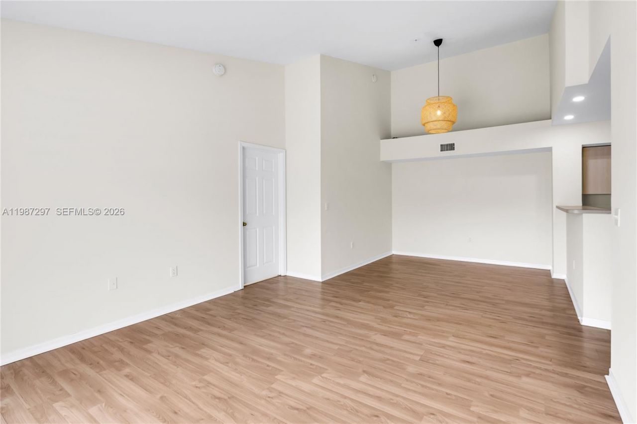 11185 SW 6th St , Unit 301, Pembroke Pines, FL 33025 Photo