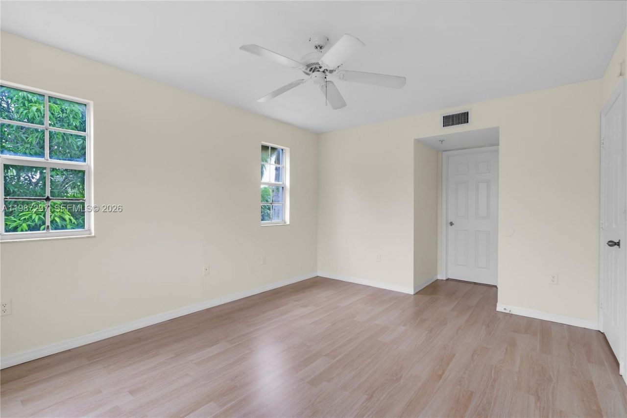 11185 SW 6th St , Unit 301, Pembroke Pines, FL 33025 Photo