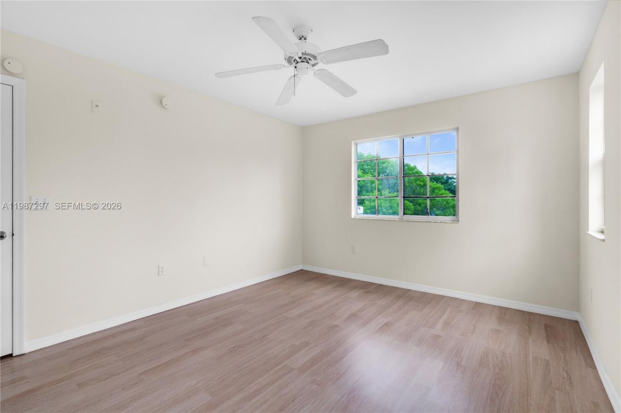 11185 SW 6th St , Unit 301, Pembroke Pines, FL 33025 Photo