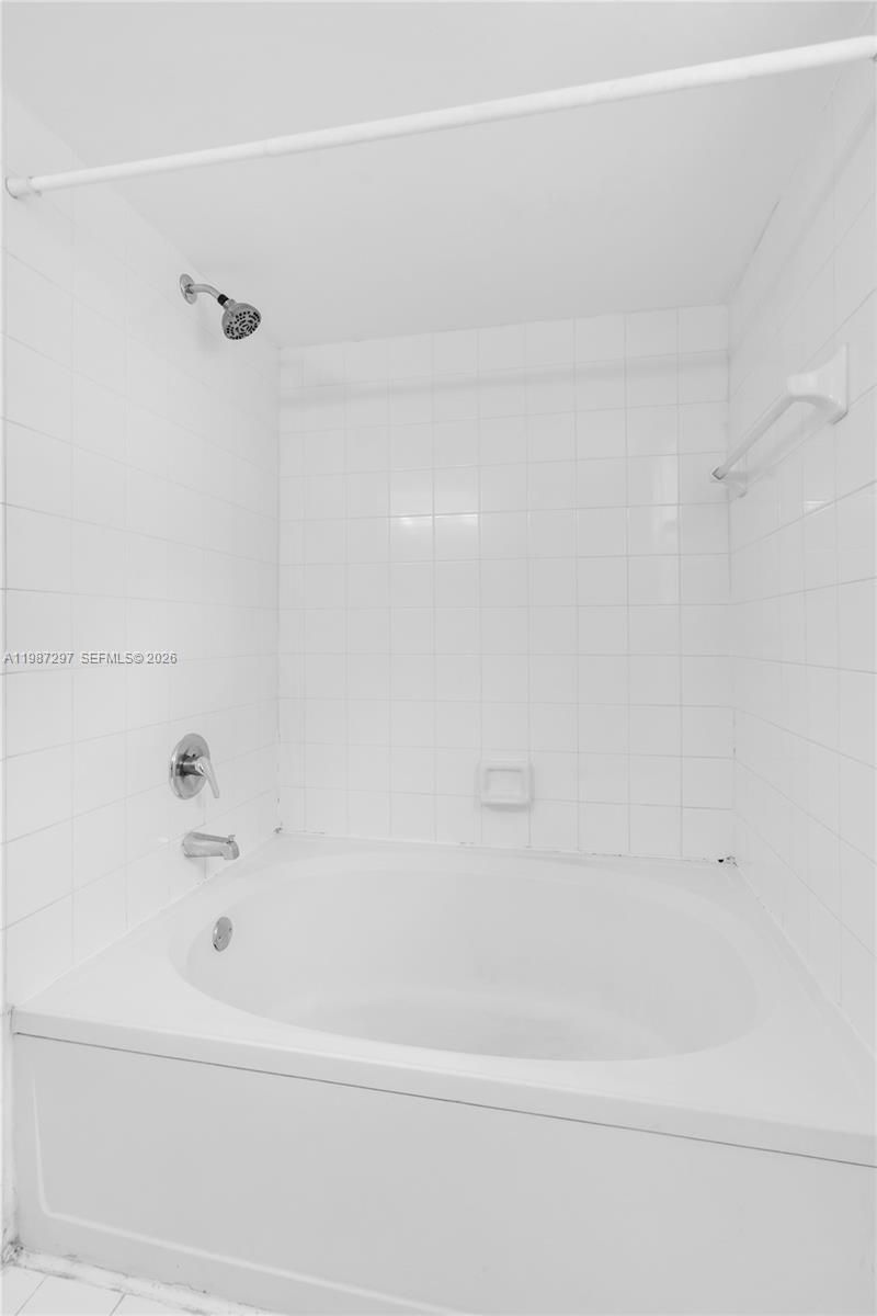 11185 SW 6th St , Unit 301, Pembroke Pines, FL 33025 Photo