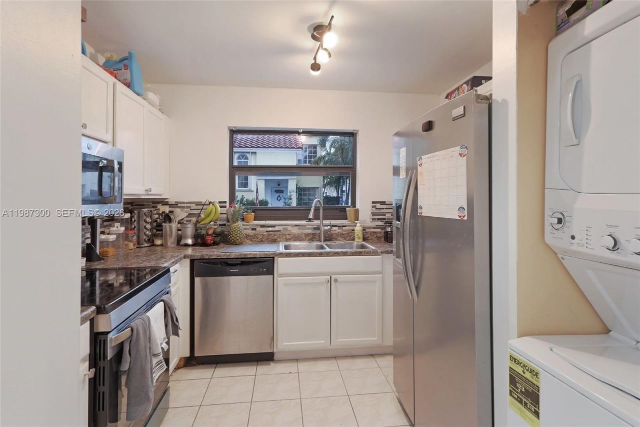 12682 NW 7th Way, Miami, FL 33182 Photo